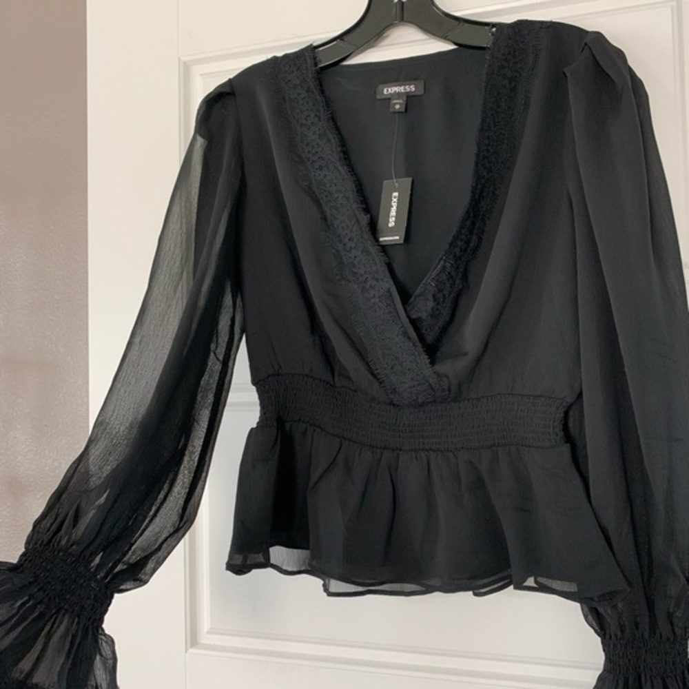 Express Lacey Long Sleeve Top NWT - Picture 2 of 8